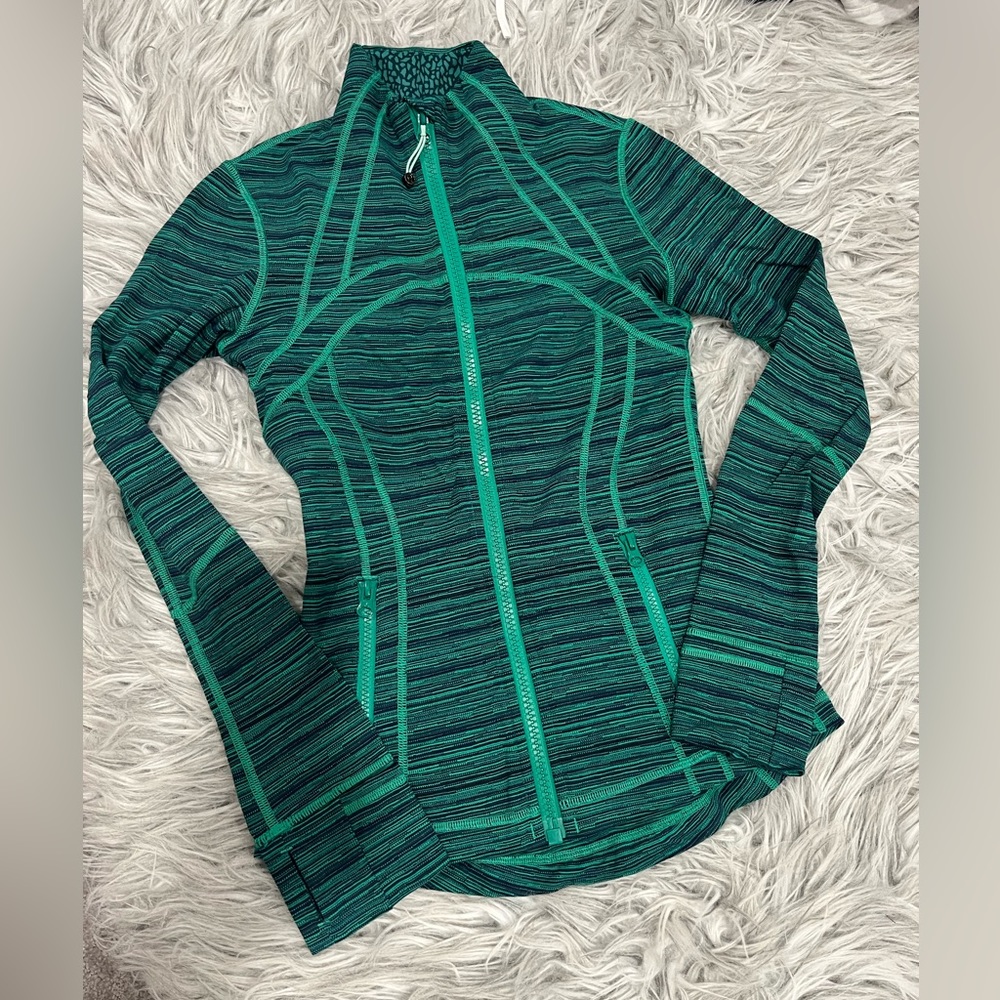 LULULEMON DEFINE JACKET. Size 4